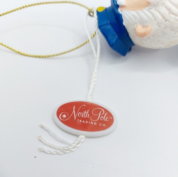 2011‎ North Pole Collection Postman Ornament - Picture 6 of 6